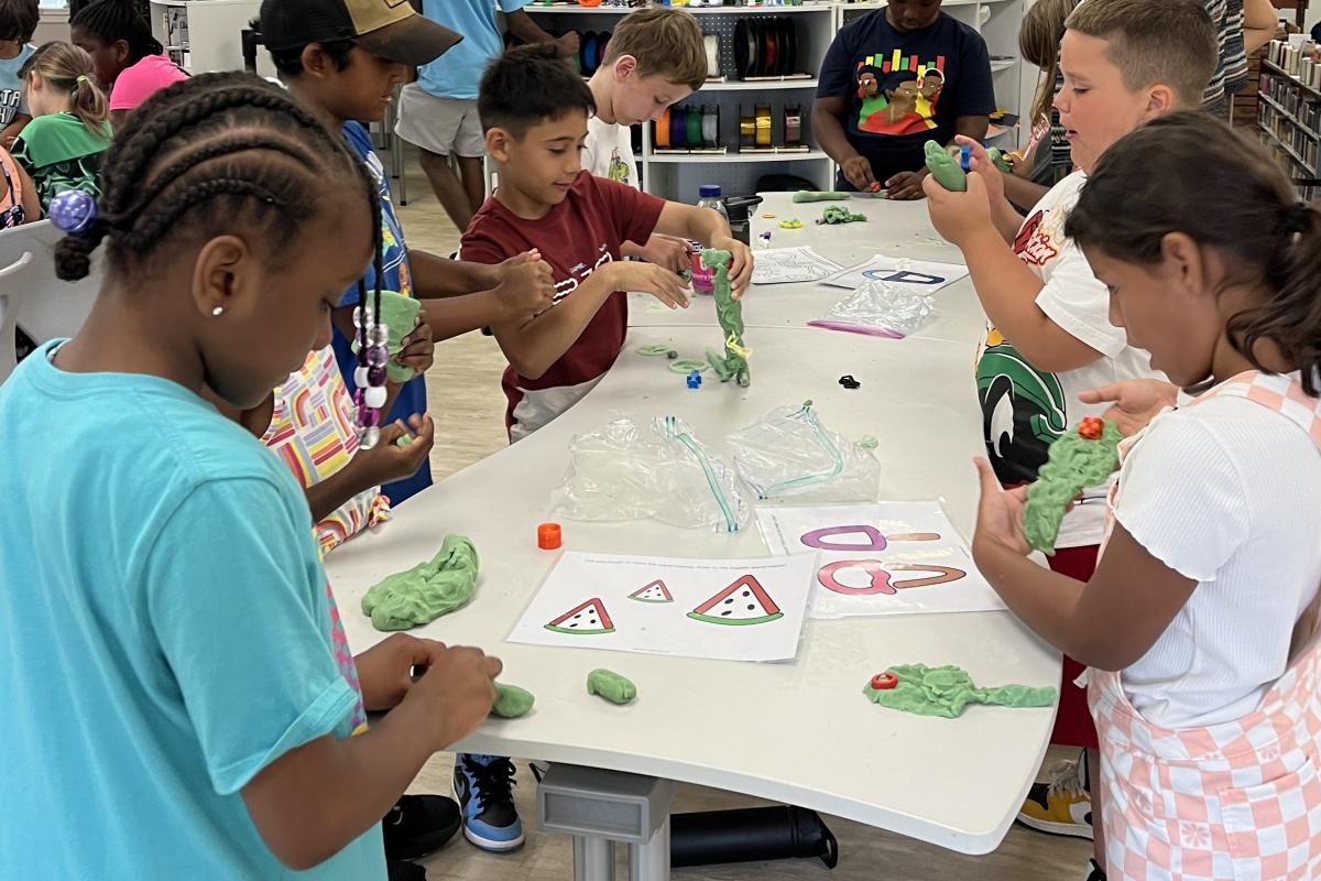 children making art