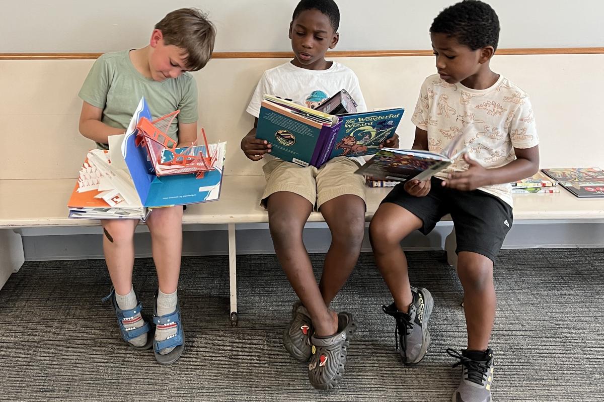 kids reading