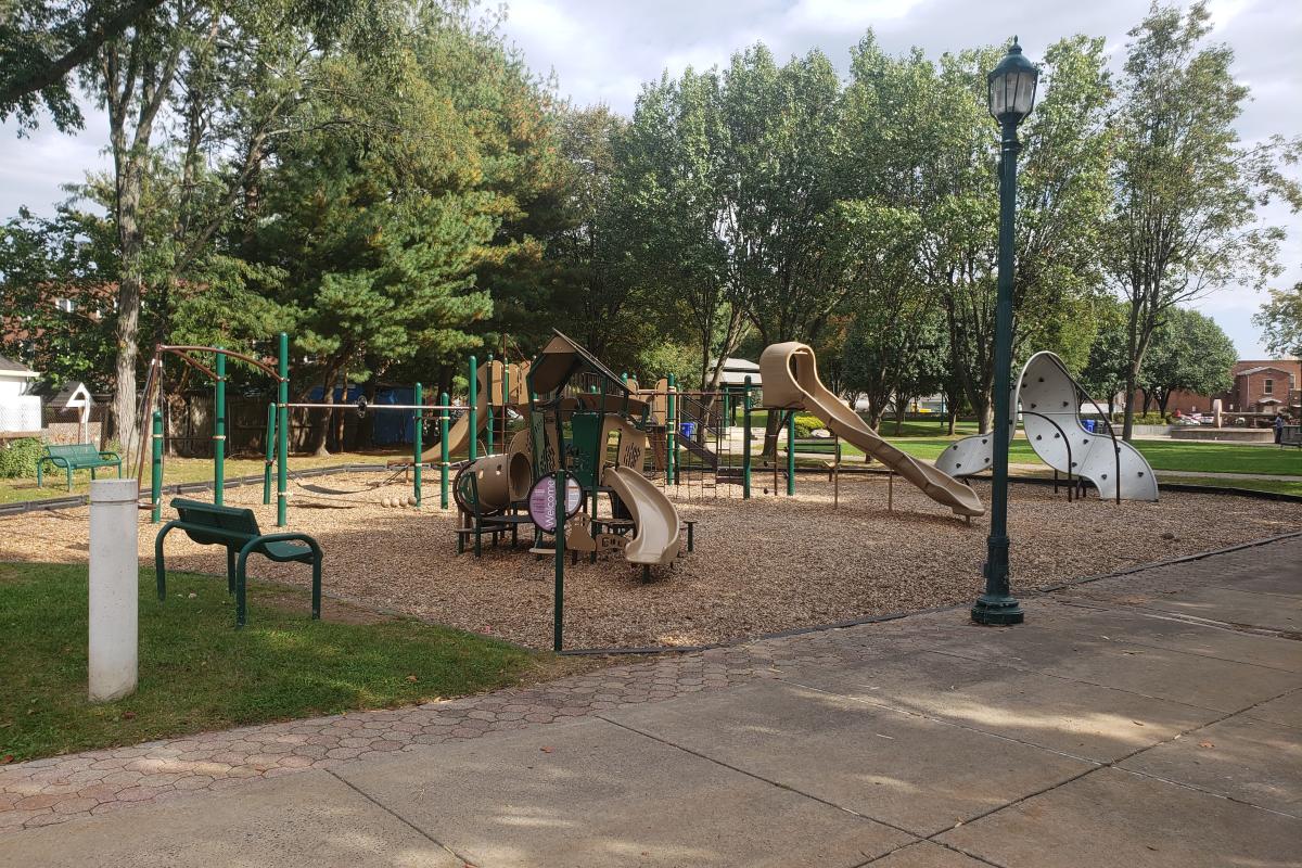 Alumni Park-Town Green