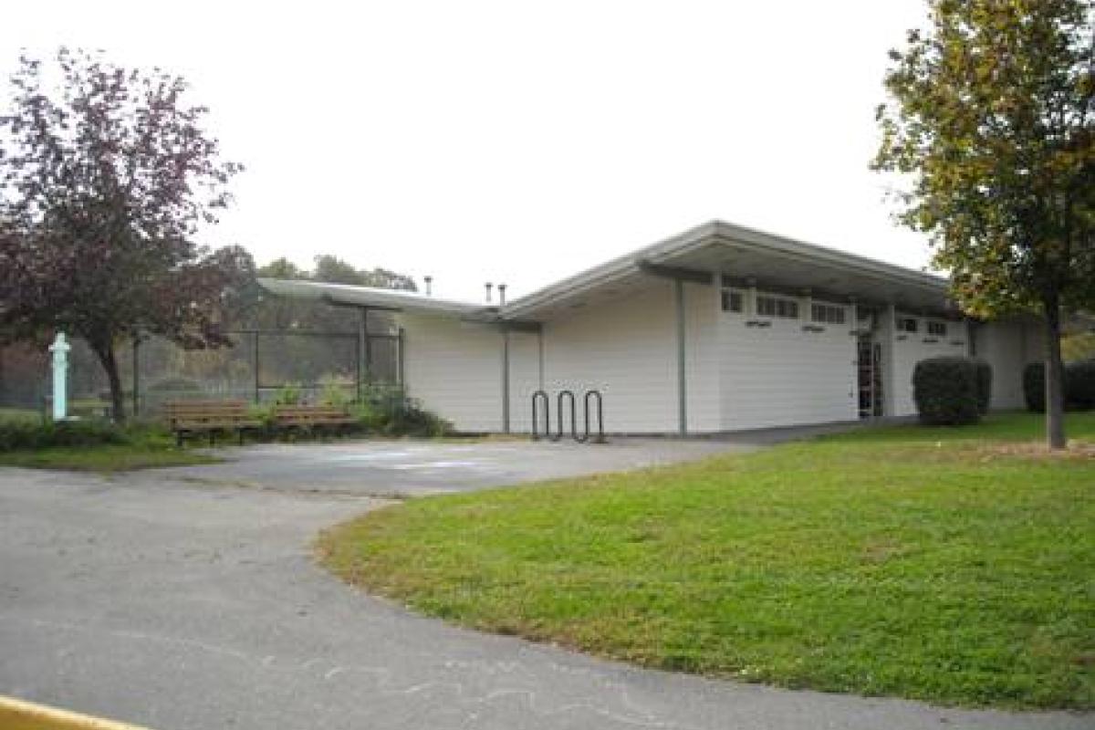 Lord Pool Bathhouse